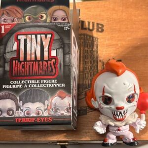 Terrif-Eyes Collectible Figure - IT